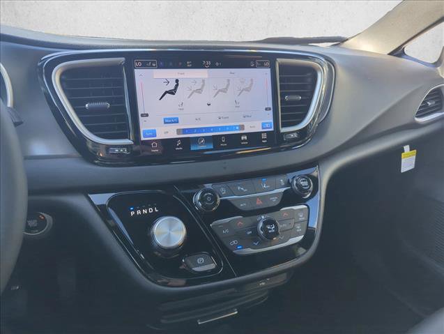 New 2026 Chrysler Voyager LX image 12