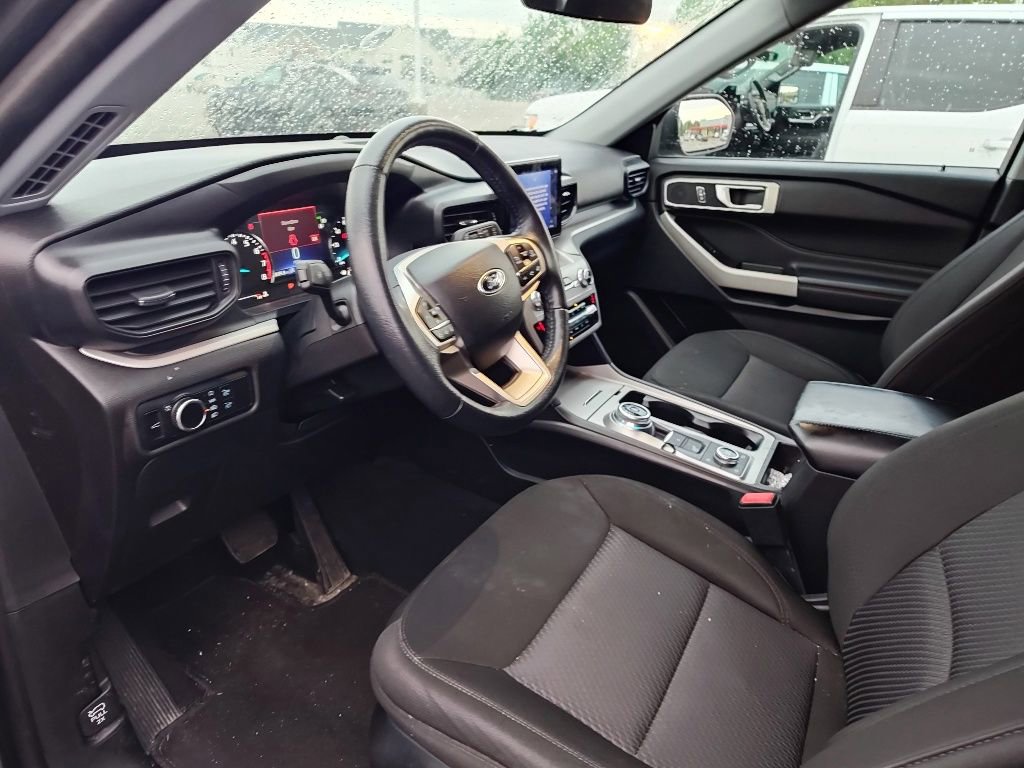 Used 2024 Ford Explorer XLT AWD/4WD image 7