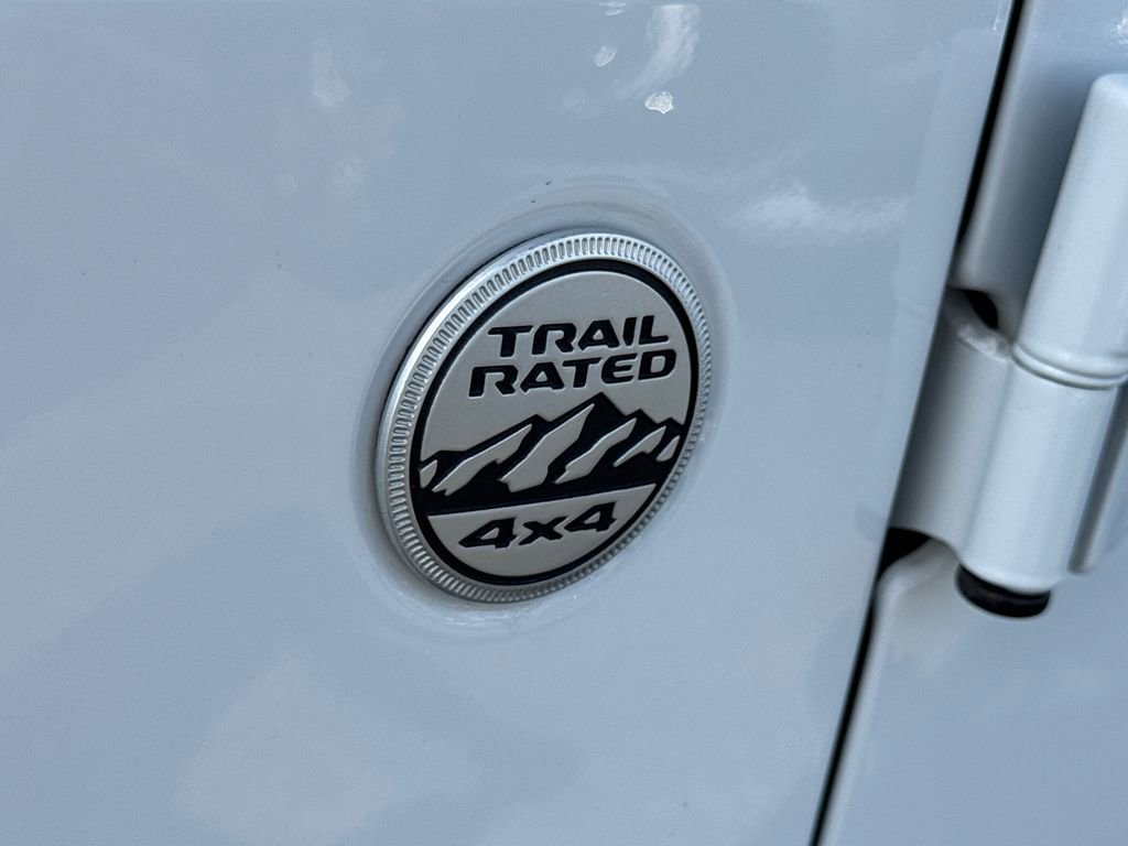 Certified 2023 Jeep Wrangler Sahara w/ Safety Group image 9