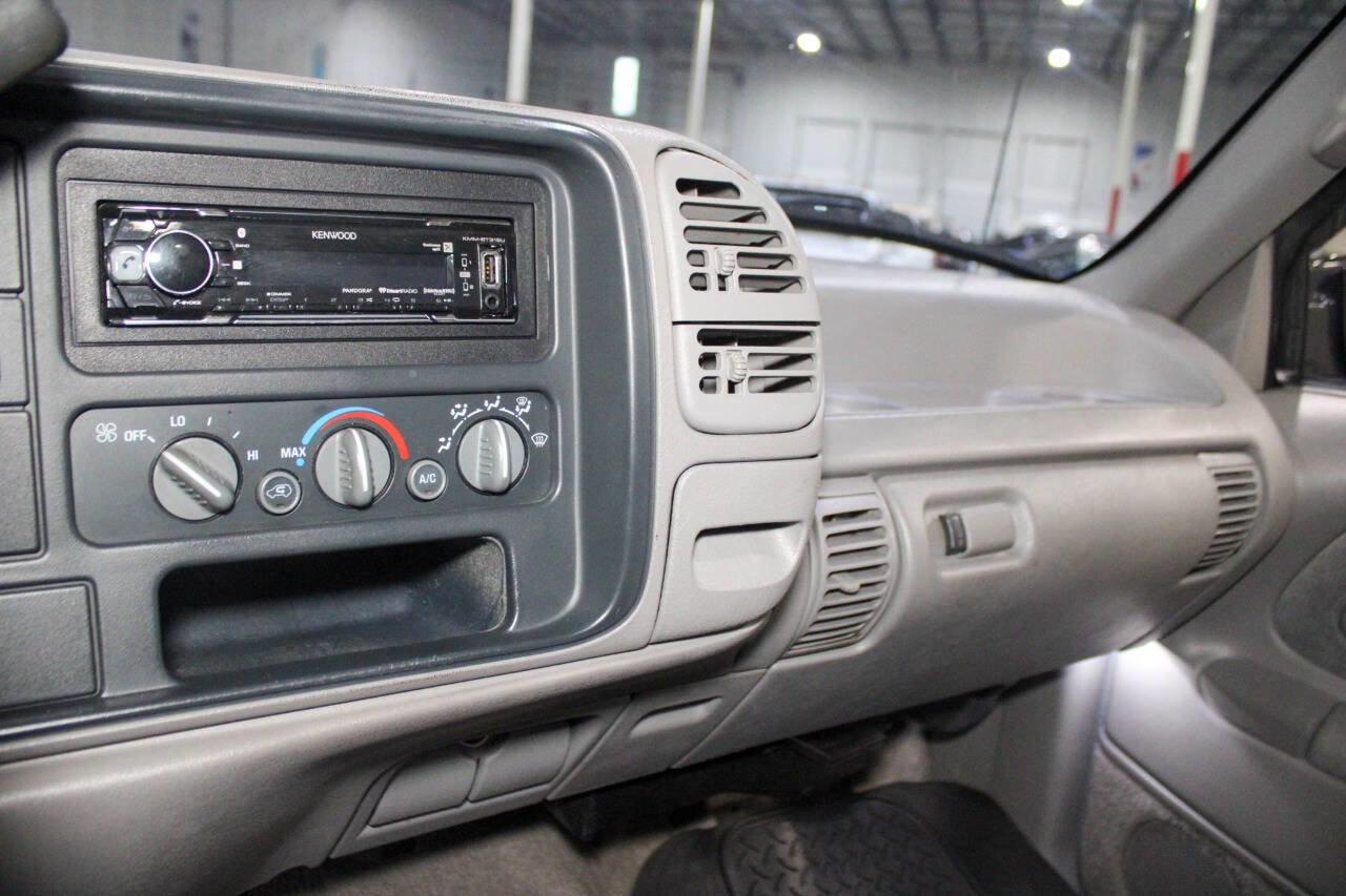 Used 1996 Chevrolet Silverado 1500 2WD Regular Cab image 13