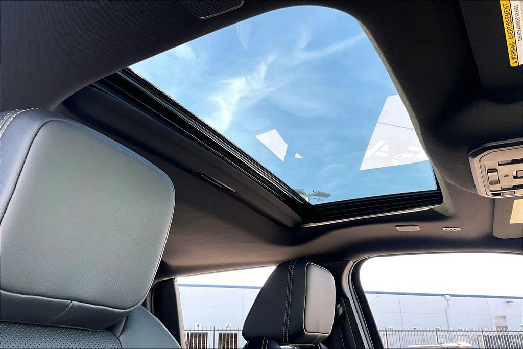 Used 2024 Toyota Tacoma Limited image 21