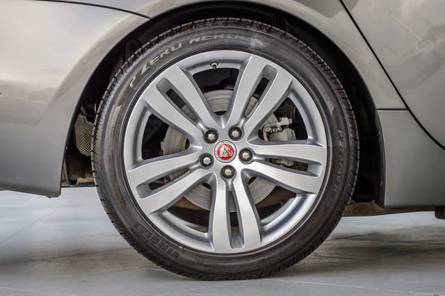 Used 2017 Jaguar XJ L Portfolio image 16