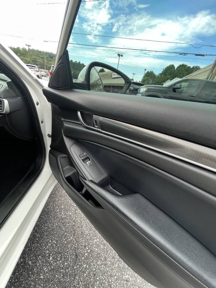 Used 2018 Honda Accord Sport image 17