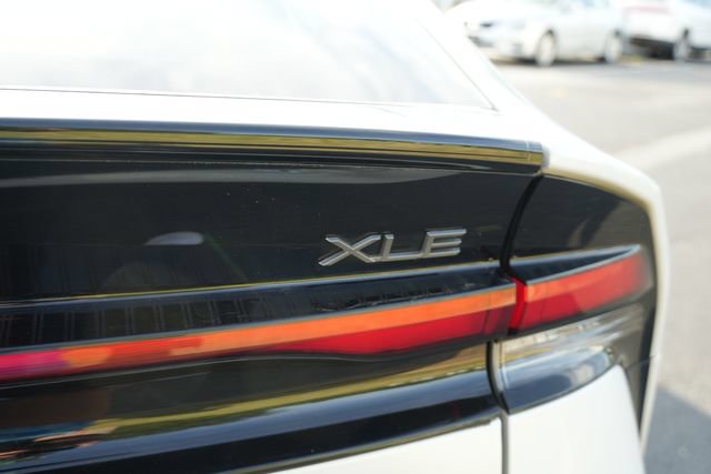 Used 2024 Toyota Prius XLE FWD image 11