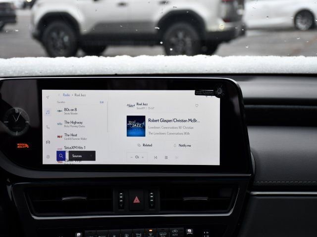 New 2025 Lexus ES 350 w/ Premium Package image 25