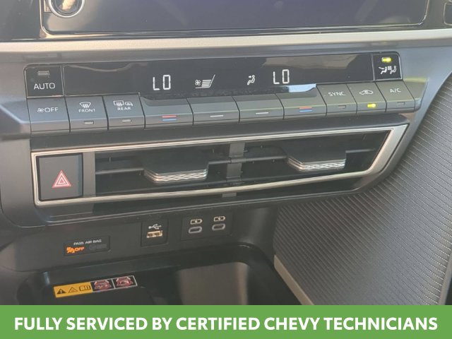 Used 2025 Toyota Camry SE FWD image 33