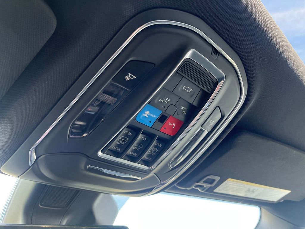 Used 2024 Jeep Grand Cherokee L Limited w/ Luxury Tech Group II image 15