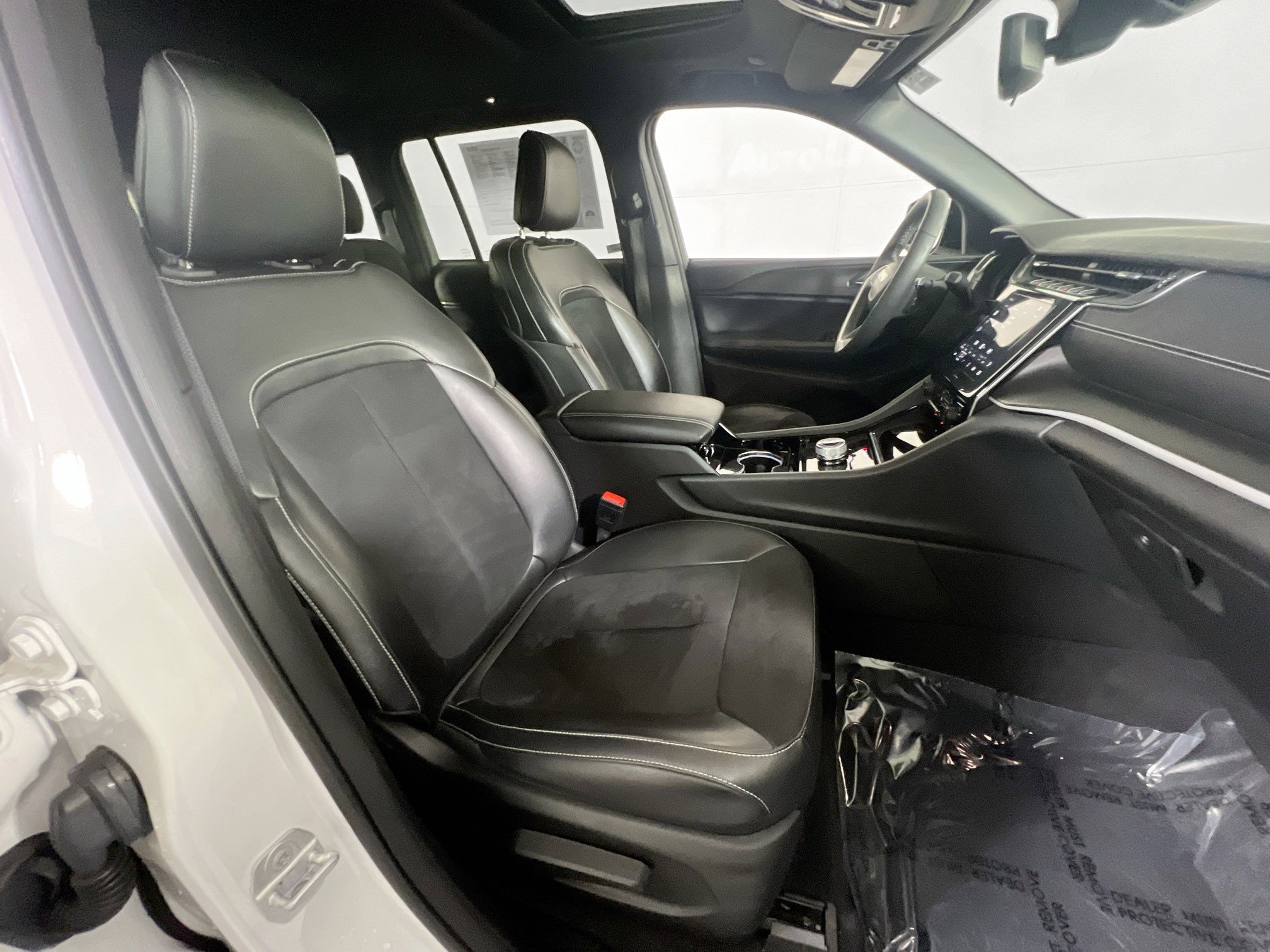 Used 2023 Jeep Grand Cherokee Altitude image 27