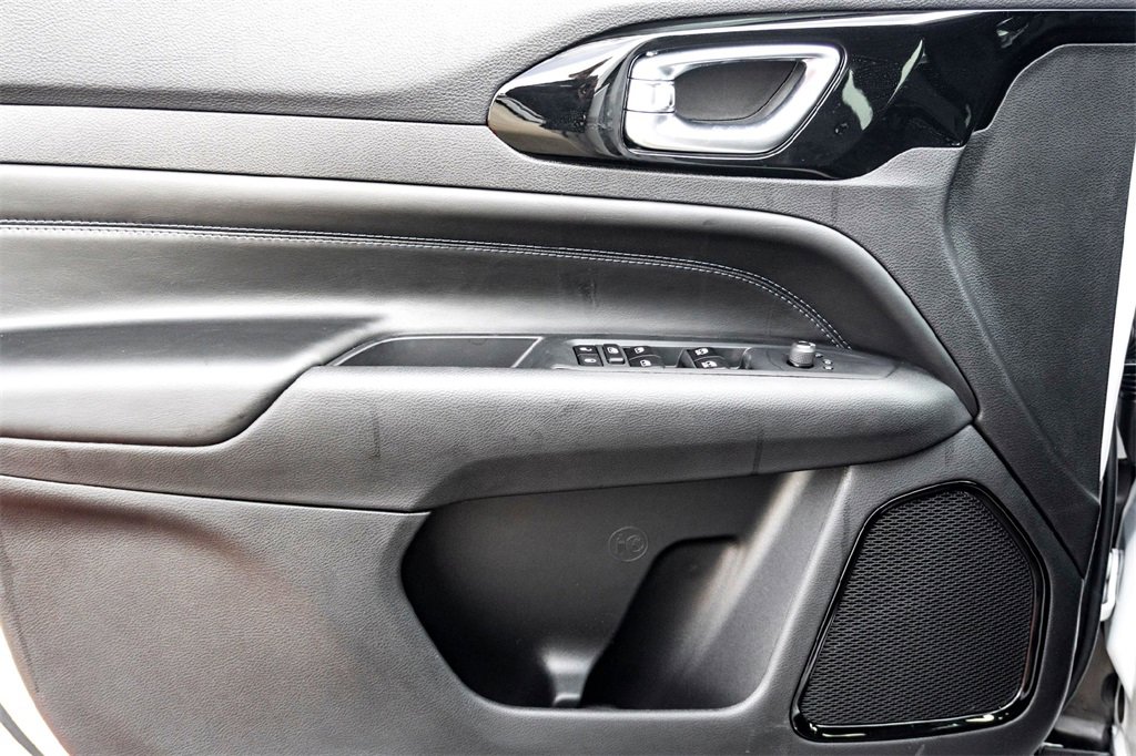 New 2026 Jeep Compass Latitude image 7