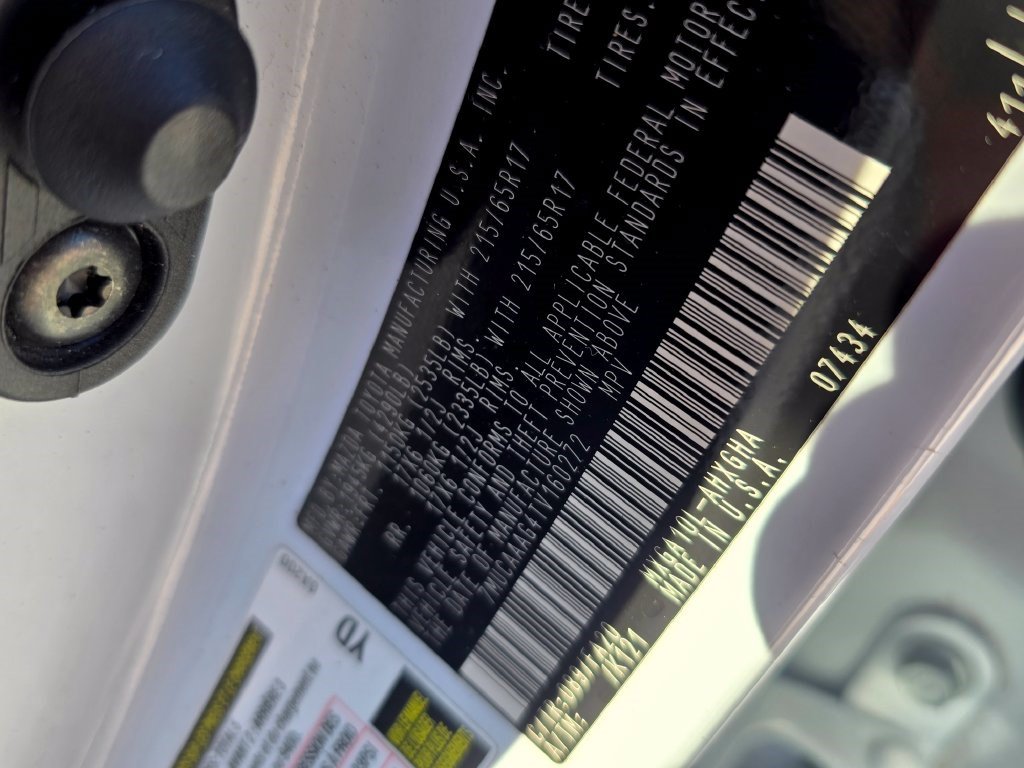 Used 2026 Toyota Corolla Cross LE FWD image 14