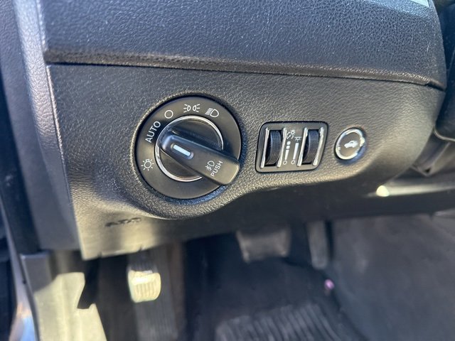 Used 2016 Chrysler 300 Limited w/ Driver Convenience Group image 19