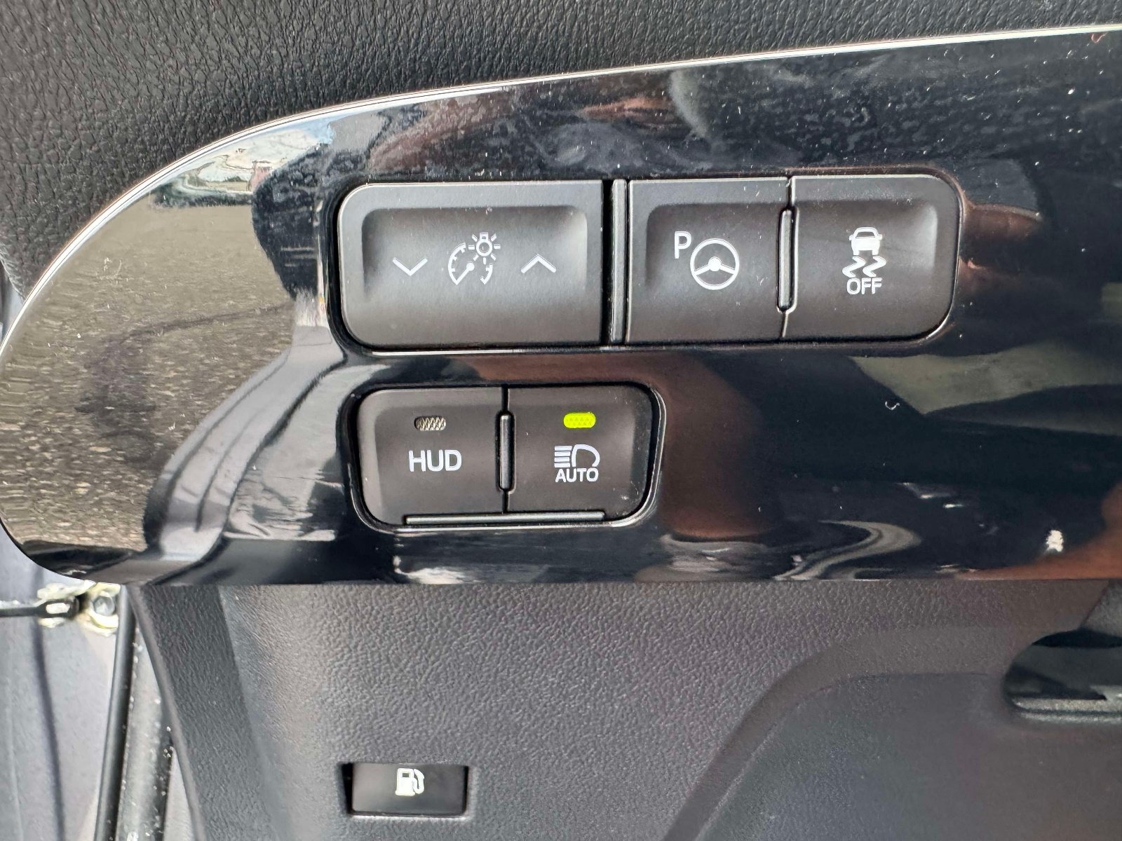 Certified 2022 Toyota Prius XLE AWD/4WD image 31