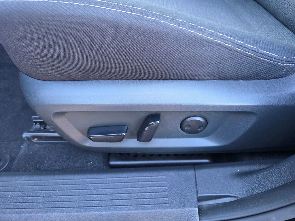 Used 2023 Nissan Rogue SV image 27