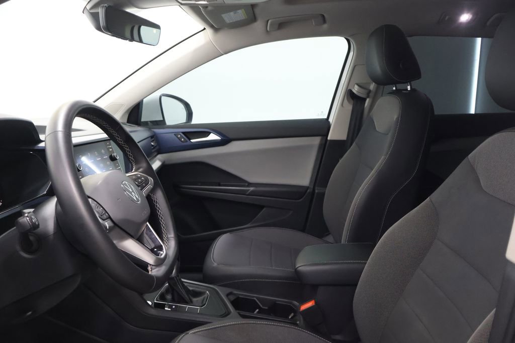 Used 2022 Volkswagen Taos SE w/ Panoramic Sunroof Package image 13