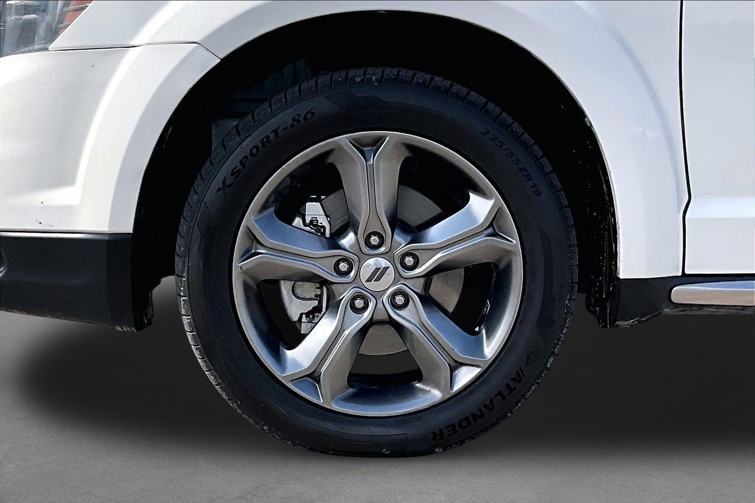 Used 2018 Dodge Journey Crossroad w/ Driver Convenience Group FWD image 8