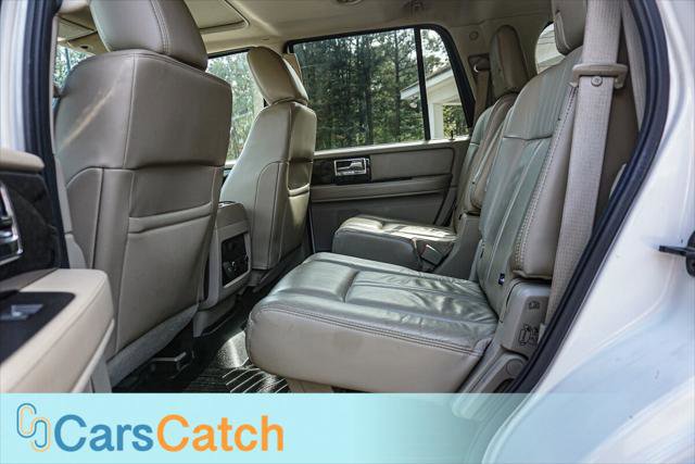 Used 2016 Lincoln Navigator Select image 23