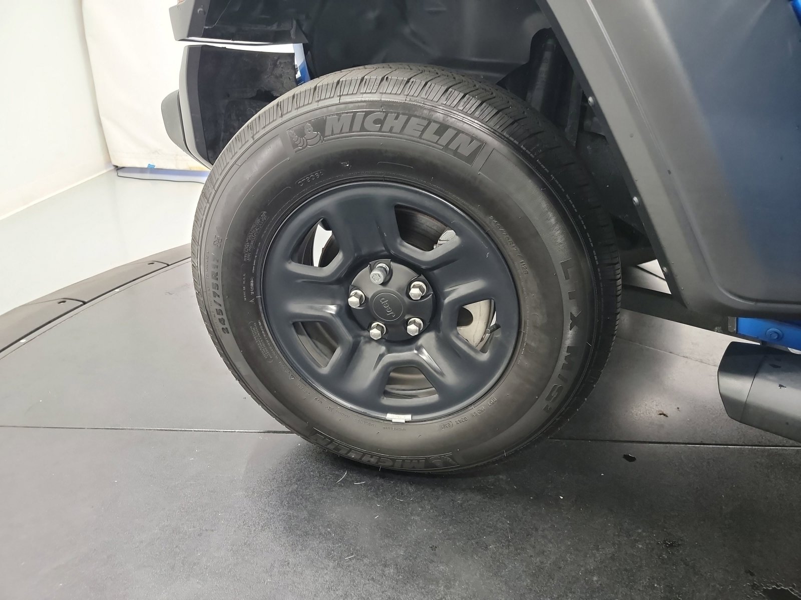 Used 2021 Jeep Wrangler Sport image 30