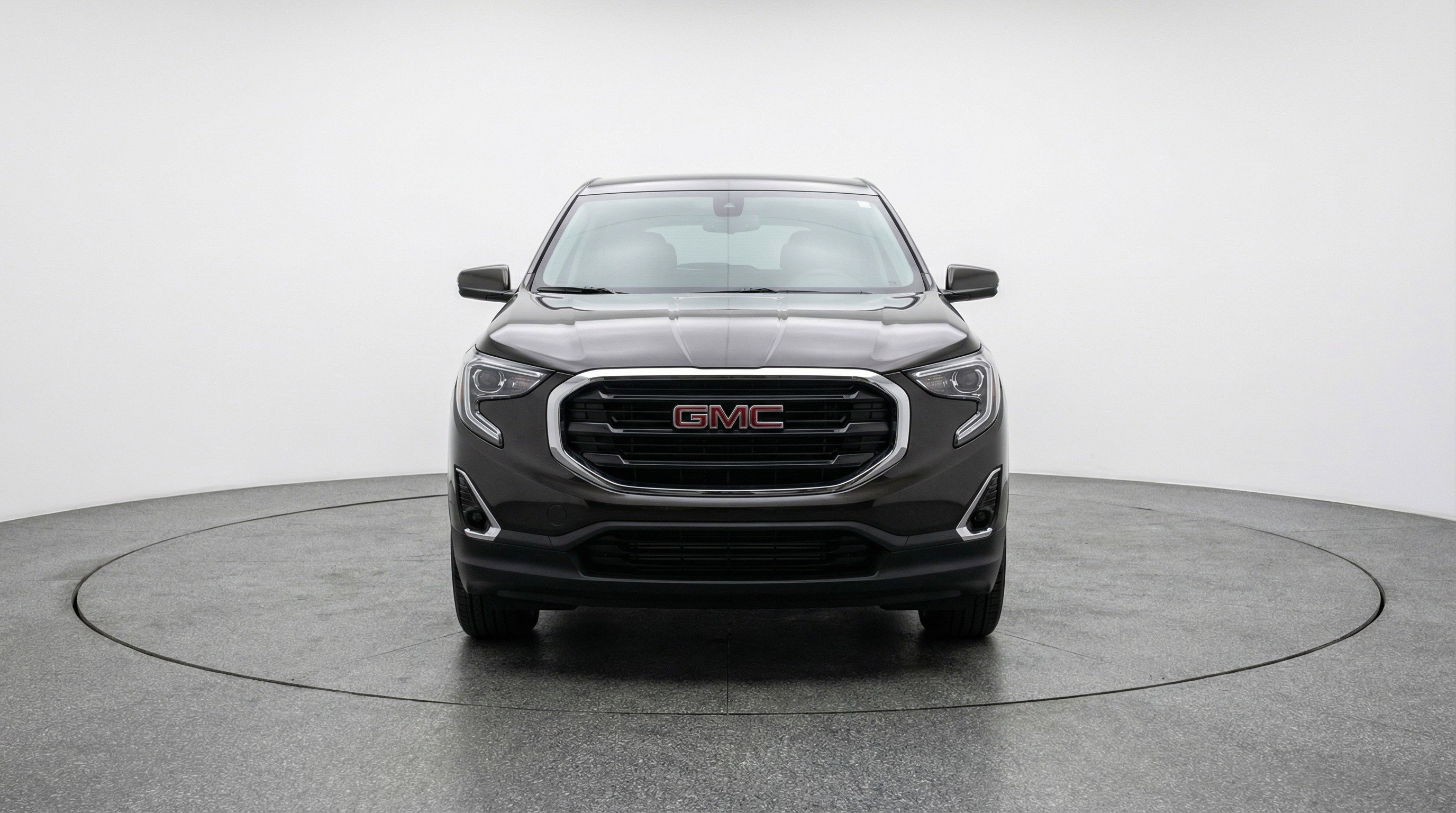 Used 2024 GMC Terrain SLE image 2