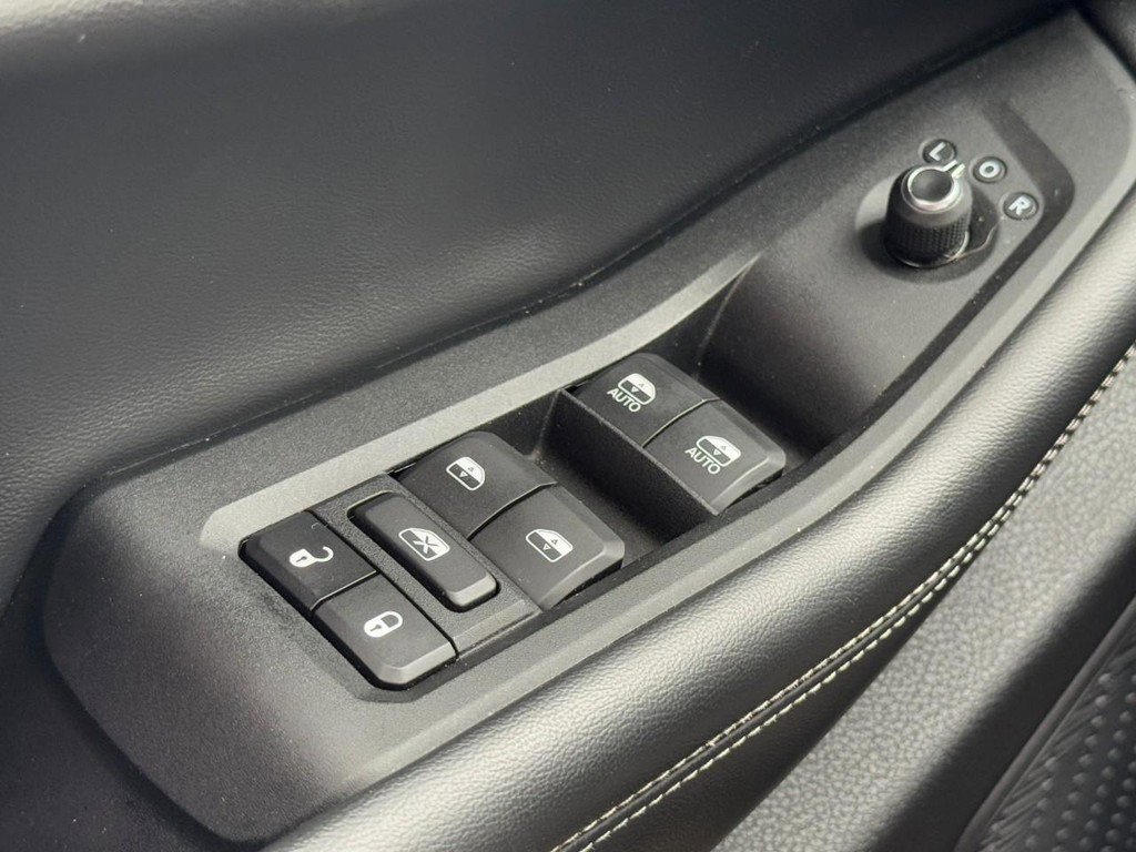 Used 2023 Jeep Grand Cherokee Laredo image 20