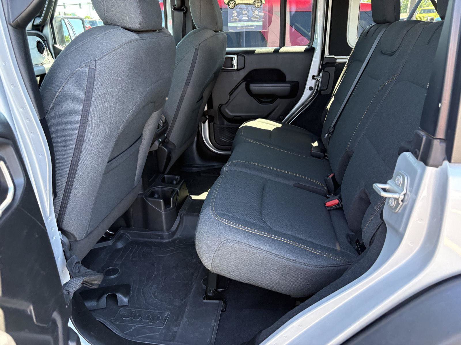 Used 2024 Jeep Wrangler Unlimited Sport AWD/4WD image 13