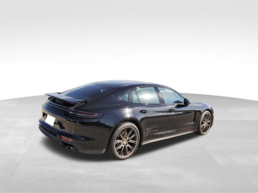 Used 2019 Porsche Panamera 4 image 4