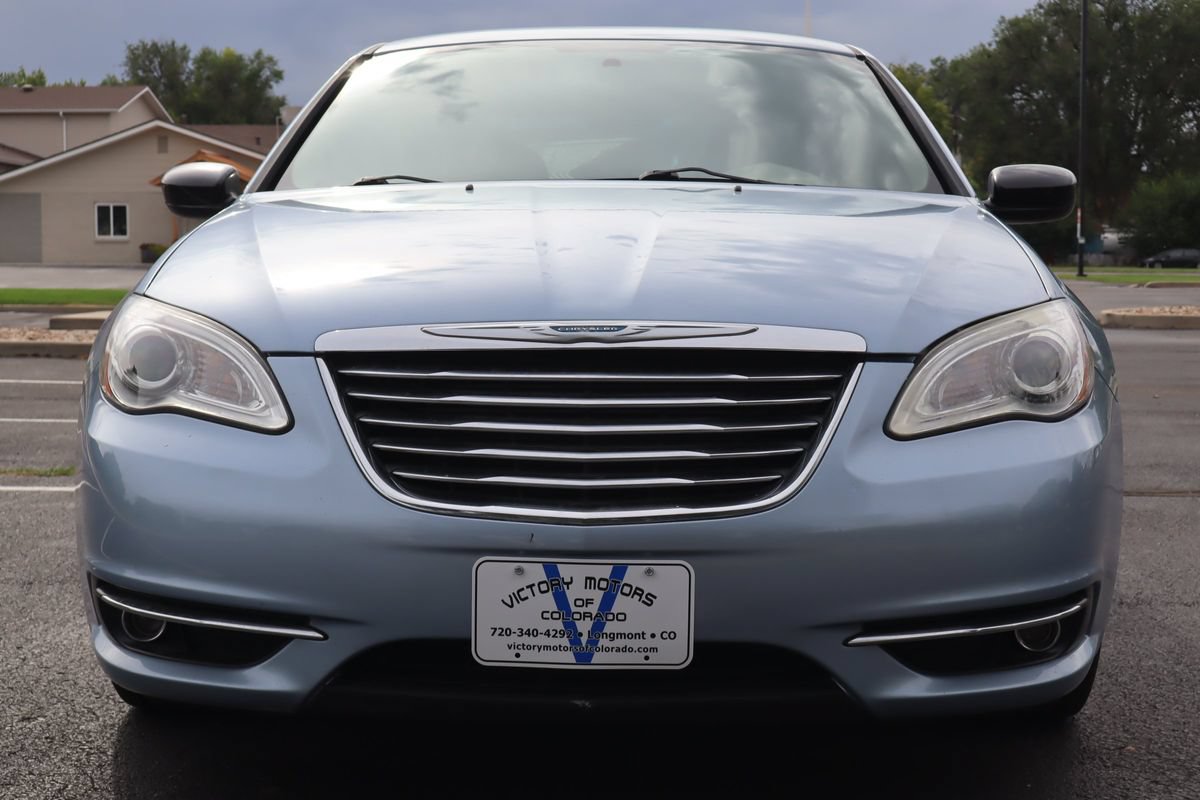 Used 2014 Chrysler 200 Limited FWD image 13