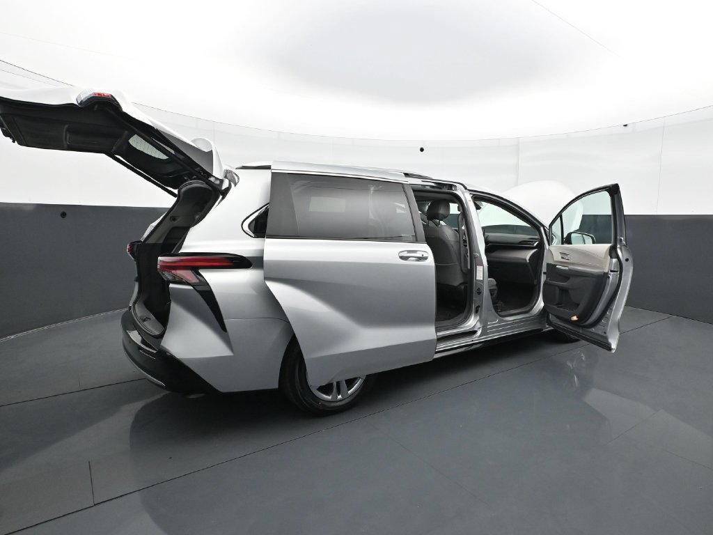 Used 2024 Toyota Sienna Limited AWD/4WD image 36
