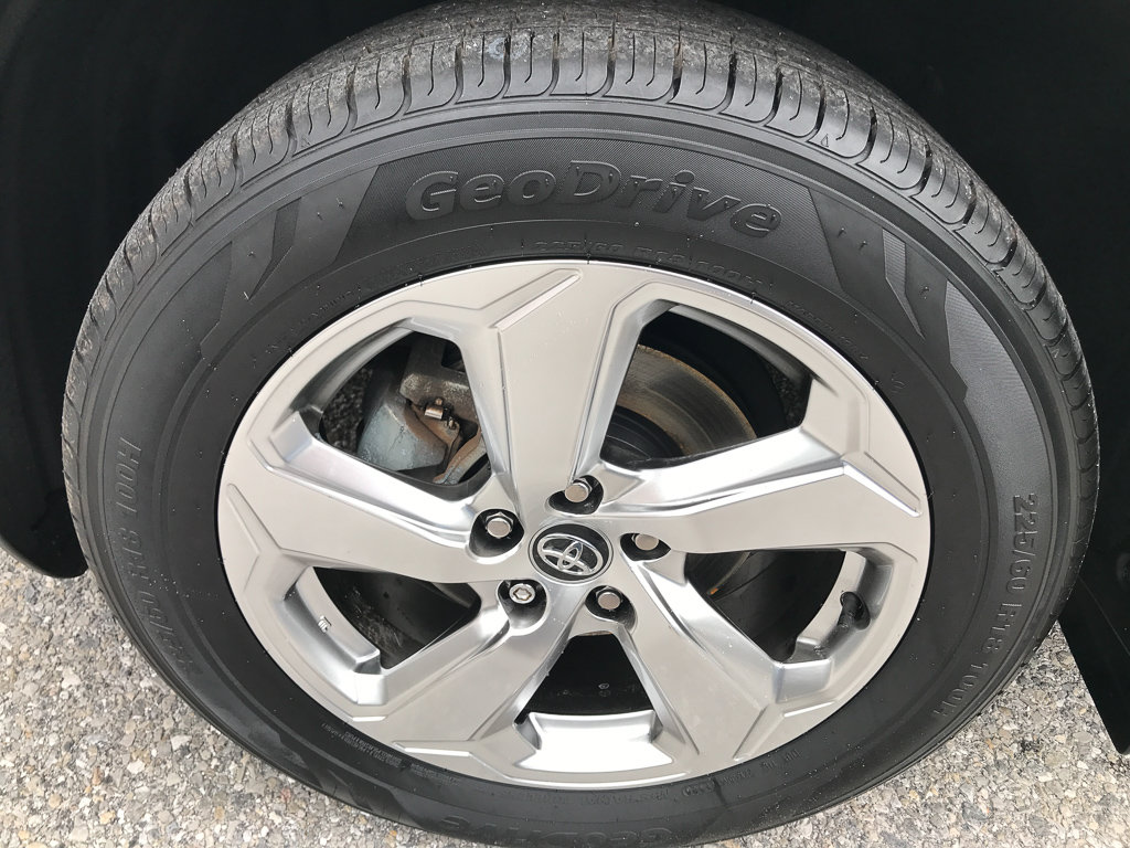 Certified 2021 Toyota RAV4 XLE Premium AWD/4WD image 13