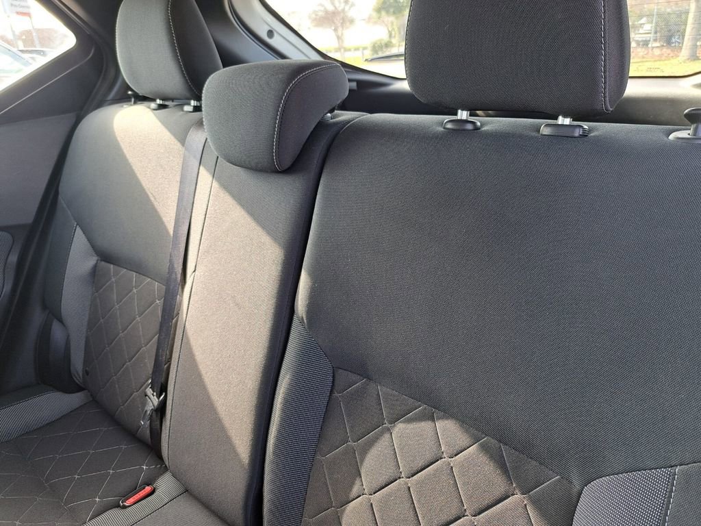 Used 2019 Nissan Kicks S image 22