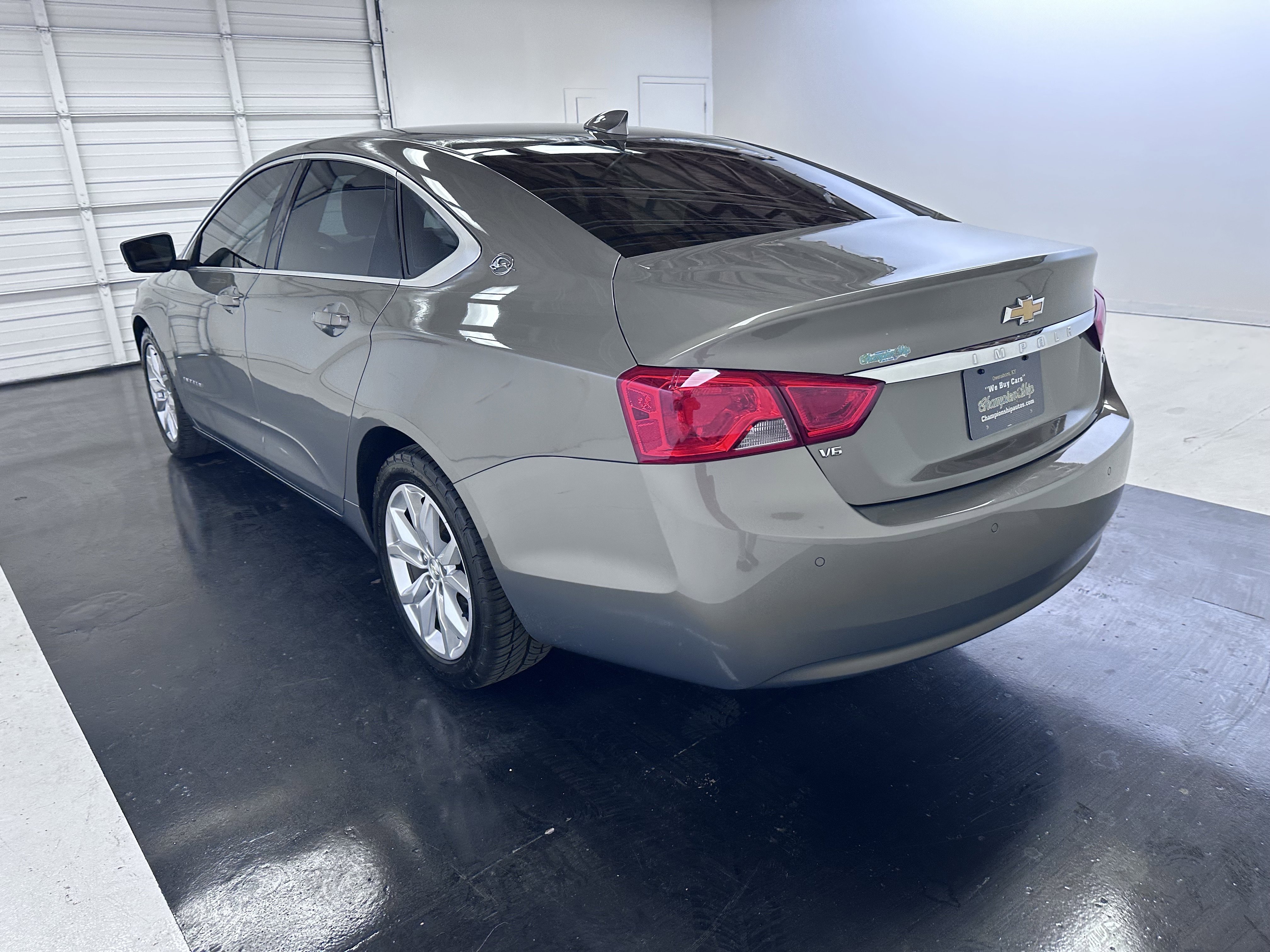 Used 2017 Chevrolet Impala LT w/ Convenience Package FWD image 11