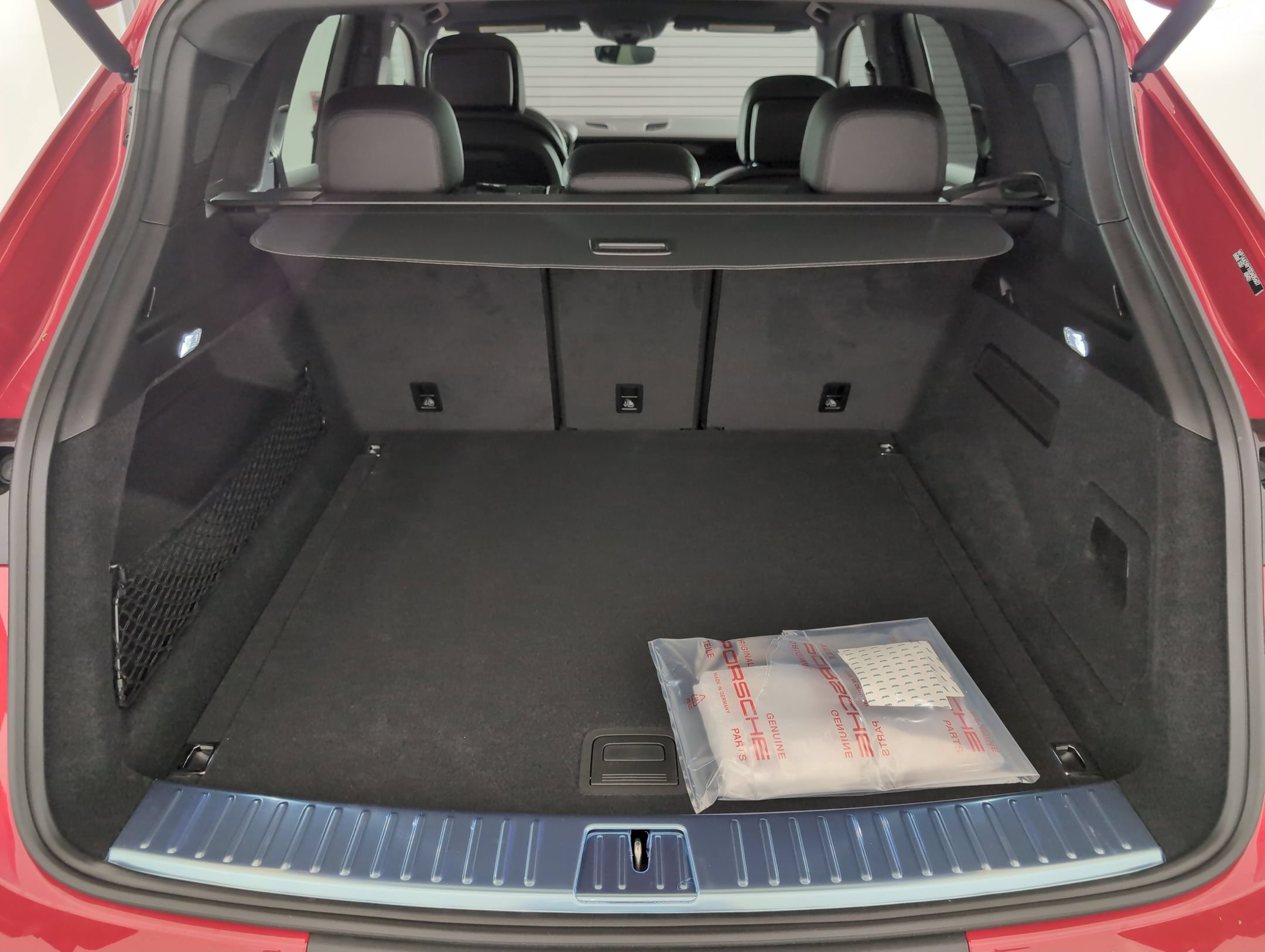 Certified 2025 Porsche Cayenne AWD/4WD image 16