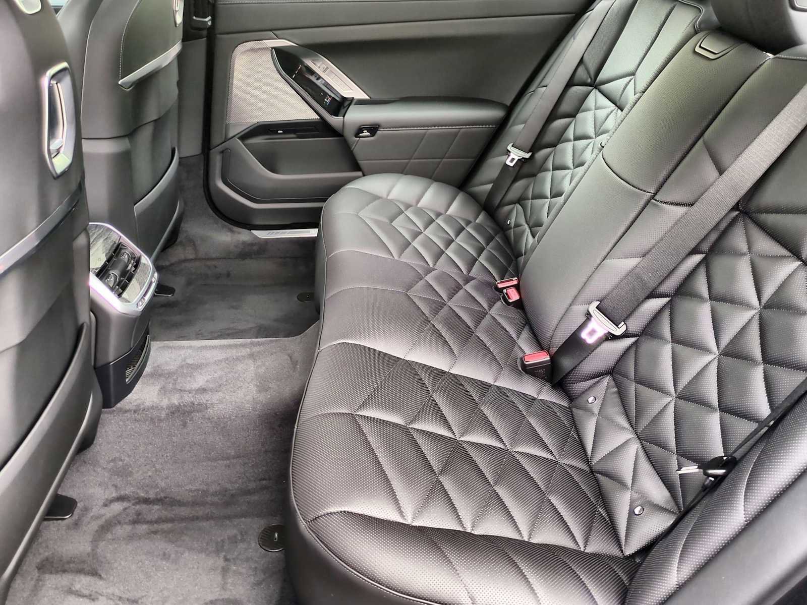 New 2025 BMW 740i xDrive 740i xDrive image 21