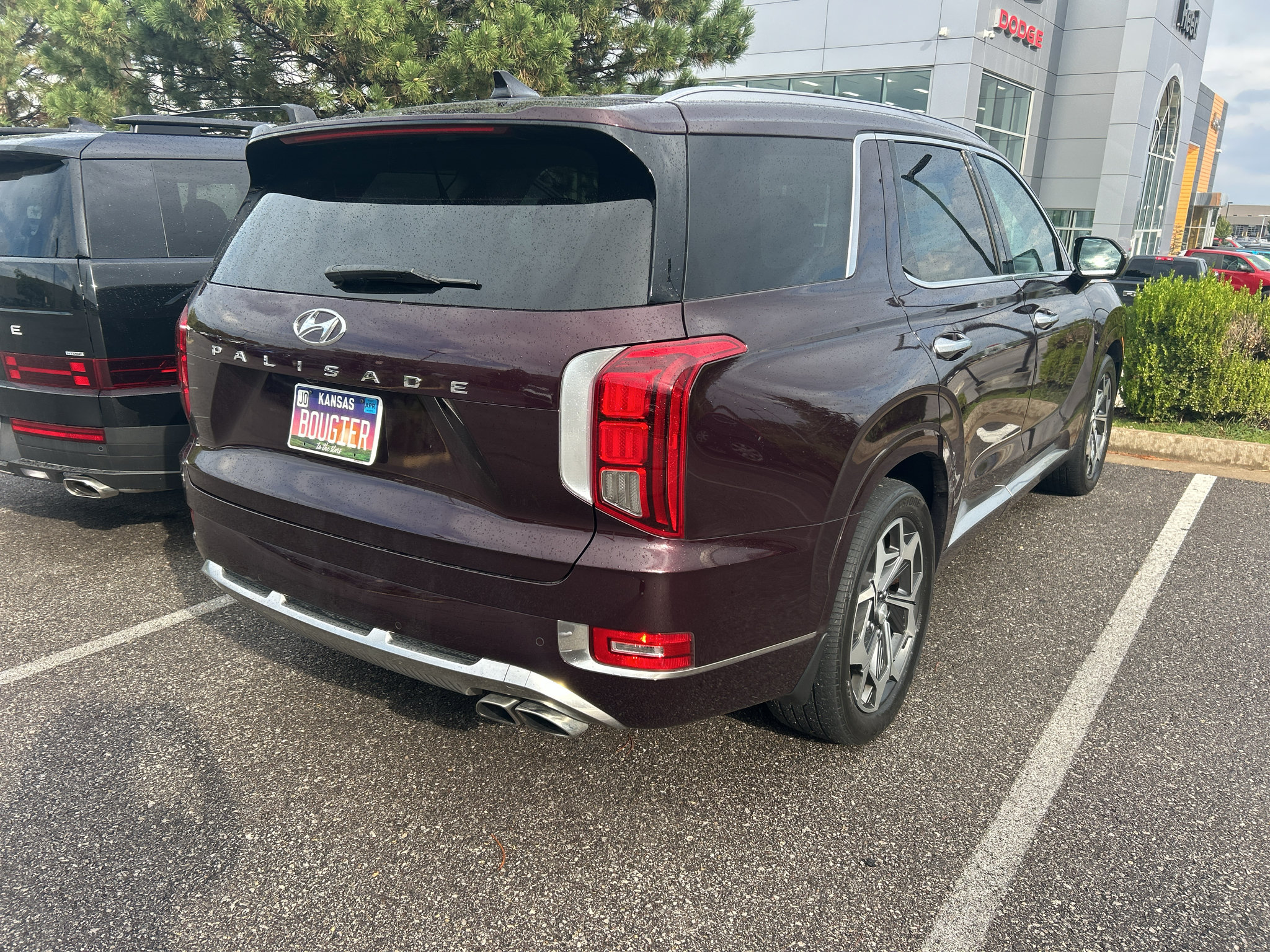 Used 2022 Hyundai Palisade Calligraphy w/ Cargo Package FWD image 2
