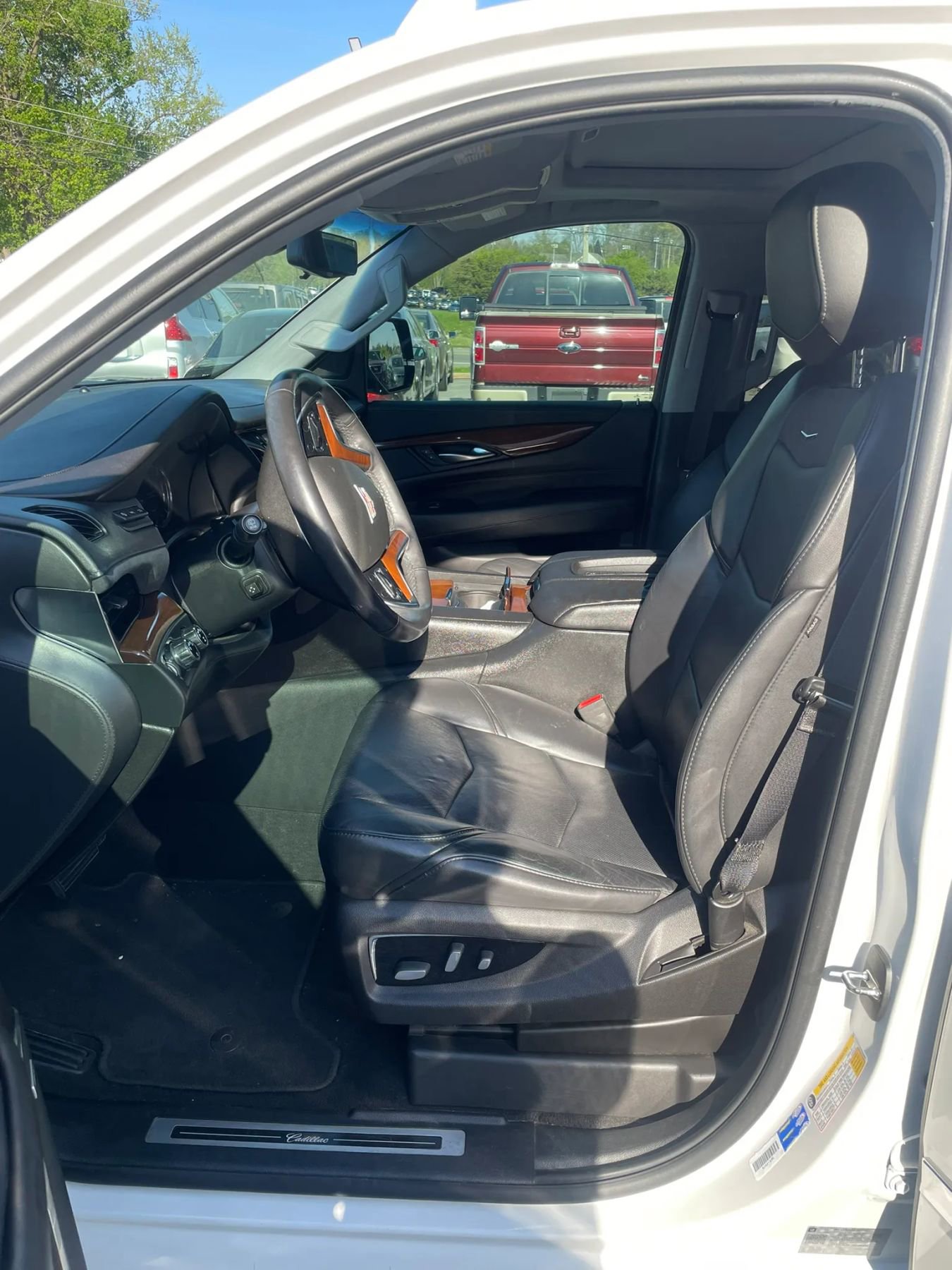 Used 2018 Cadillac Escalade ESV Premium Luxury AWD/4WD image 22