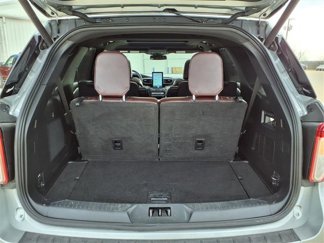 Used 2020 Ford Explorer Platinum w/ Premium Technology Package image 11