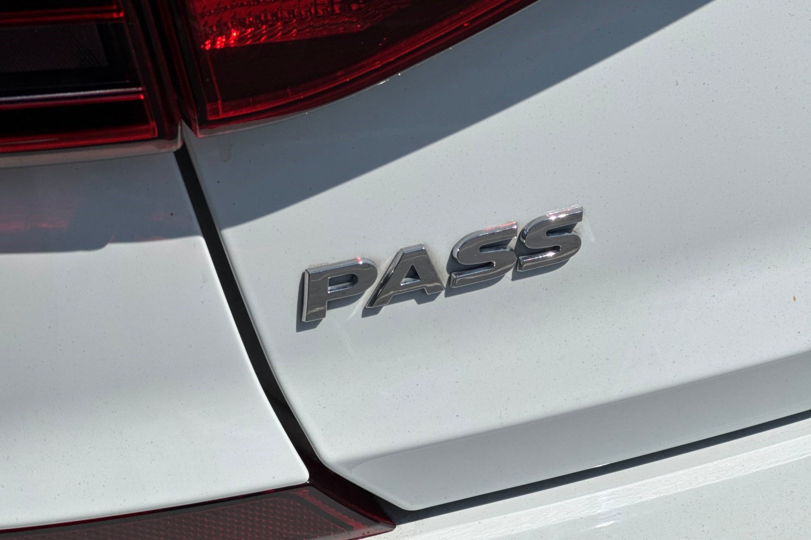 Used 2018 Volkswagen Passat 2.0T R-Line FWD image 37