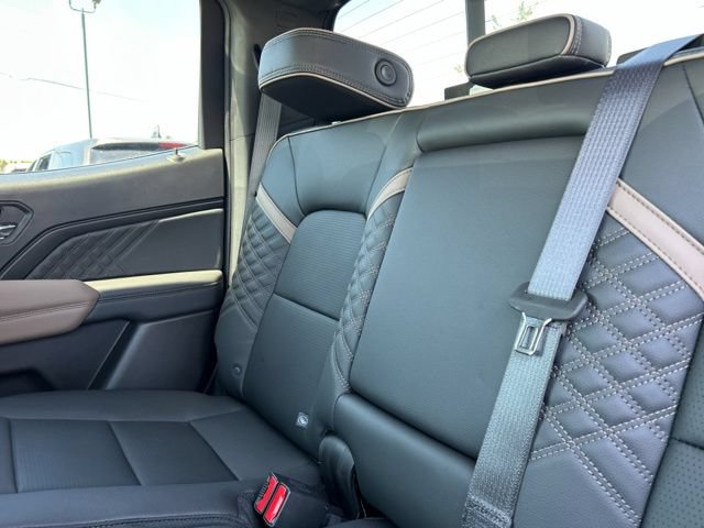 New 2026 GMC Canyon Denali w/ LPO, Denali Black Edition AWD/4WD image 15