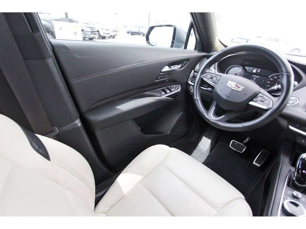 Used 2023 Cadillac XT4 Sport image 8