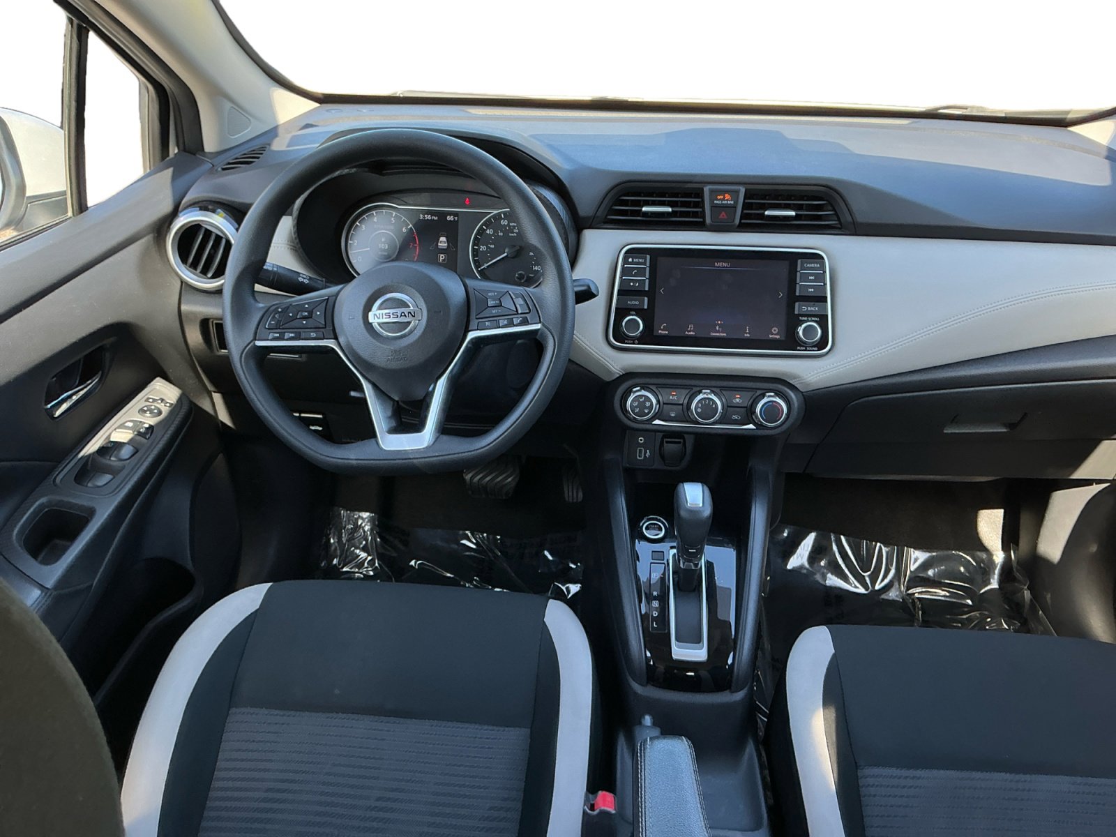 Used 2020 Nissan Versa SV w/ Trunk Package image 14