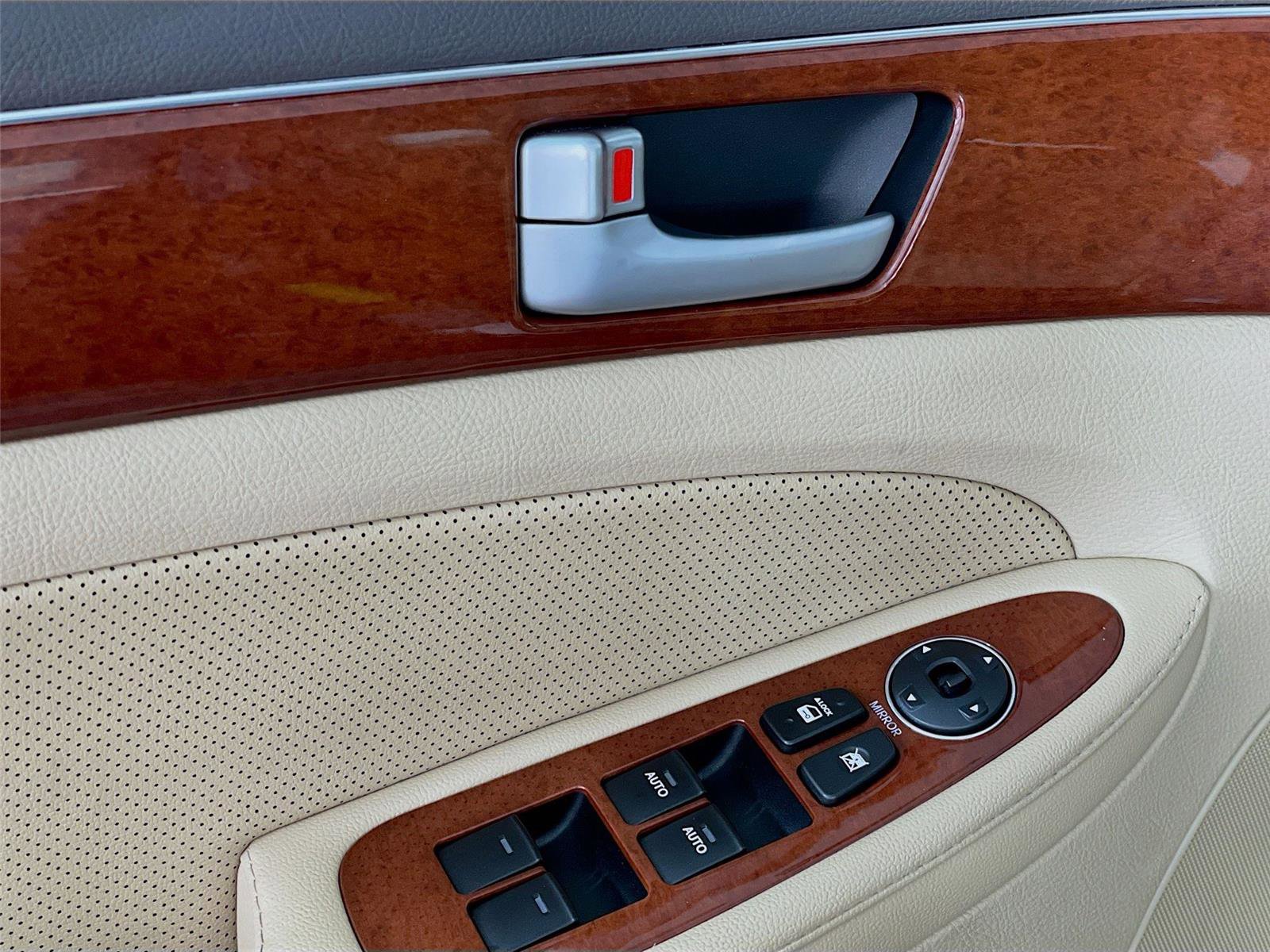 Used 2012 Hyundai Genesis 3.8 image 19