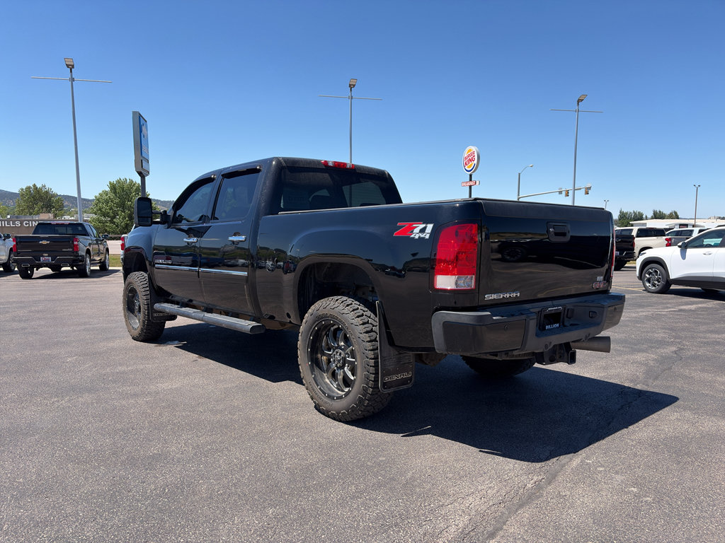 Used 2014 GMC Sierra 3500 Denali w/ Suspension Package, Off-Road AWD/4WD image 2