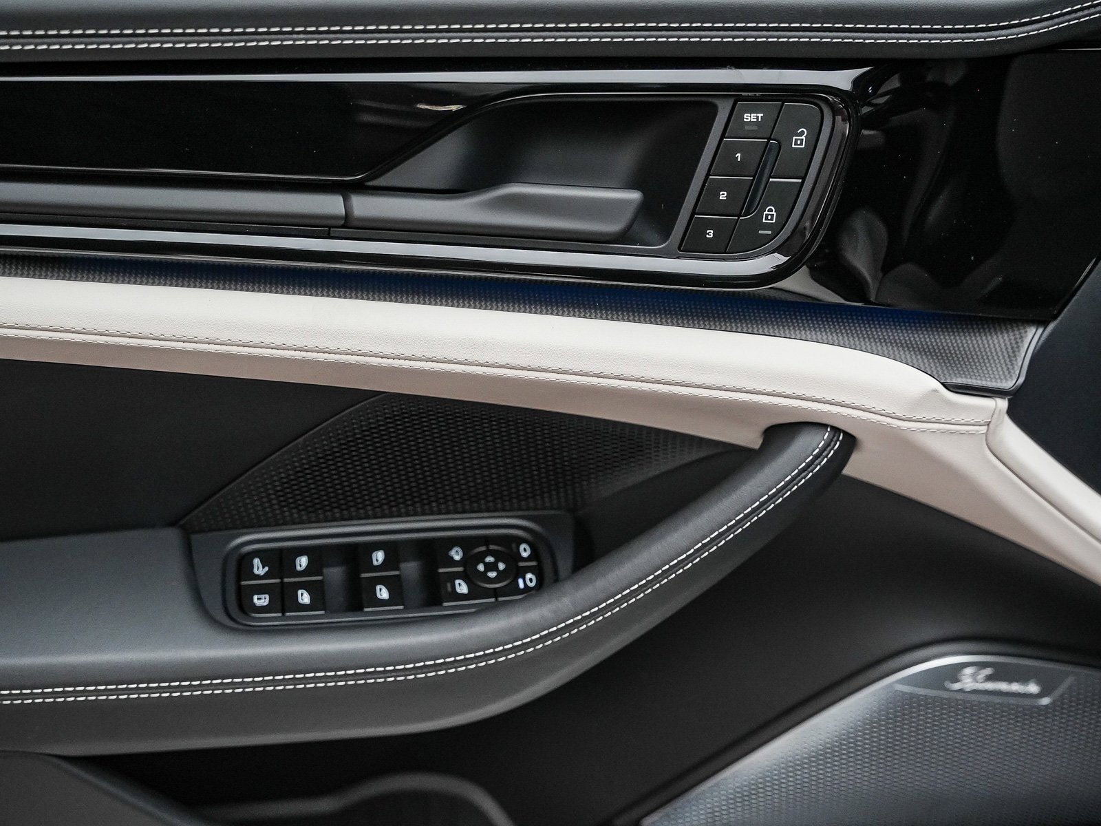 Certified 2025 Porsche Panamera Turbo image 29