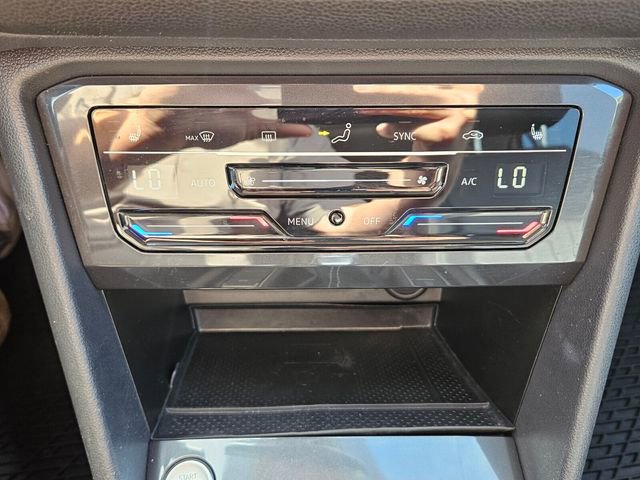 Used 2023 Volkswagen Tiguan SE w/ Panoramic Sunroof Package FWD image 10