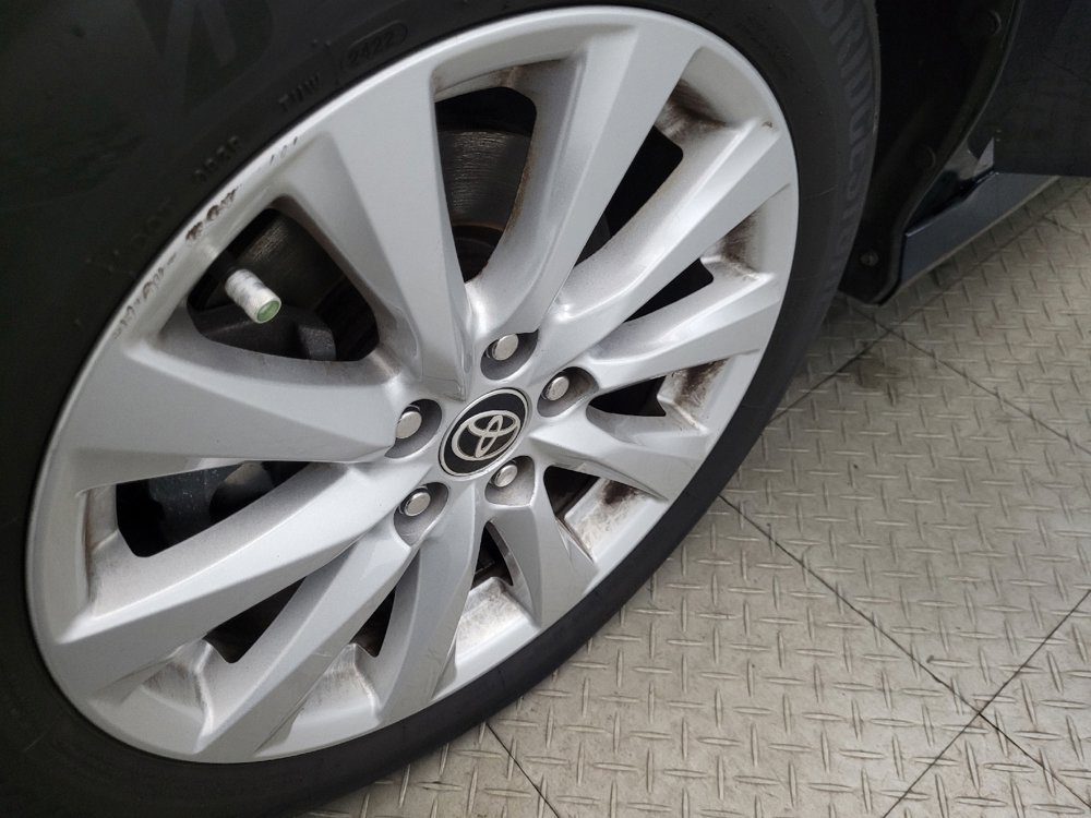 Used 2020 Toyota Camry LE image 31