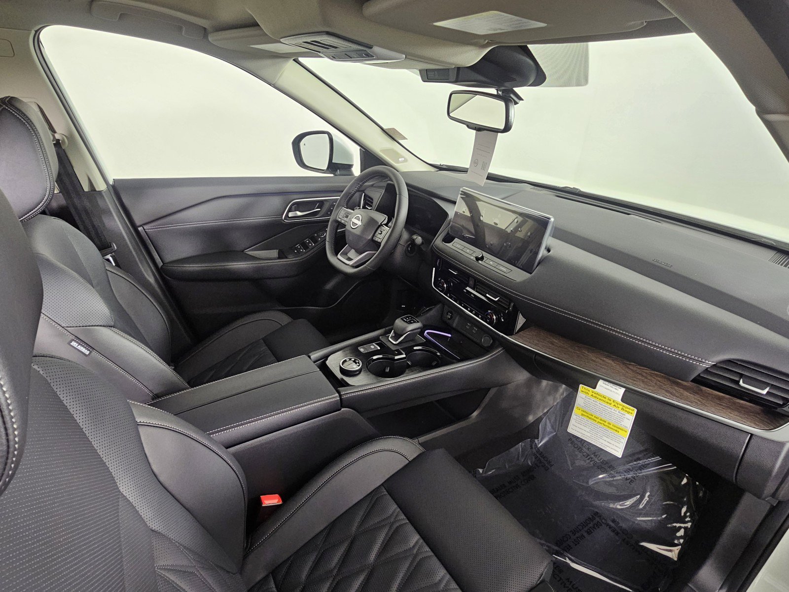 New 2026 Nissan Rogue Platinum image 14