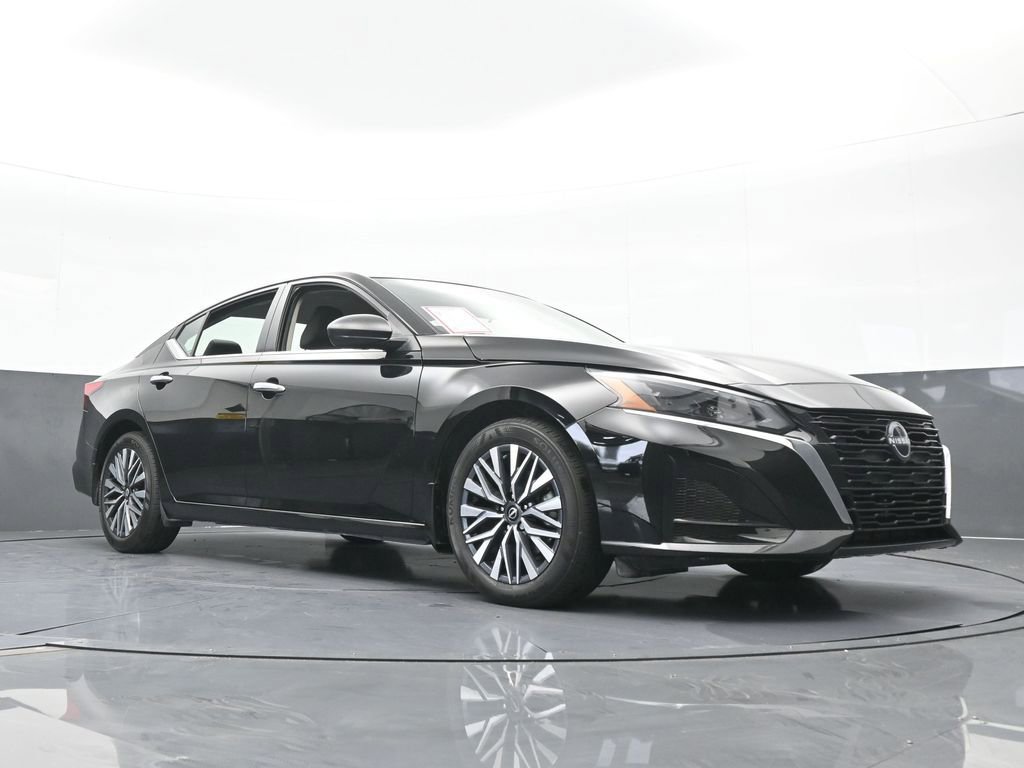 Used 2024 Nissan Altima 2.5 SV image 95
