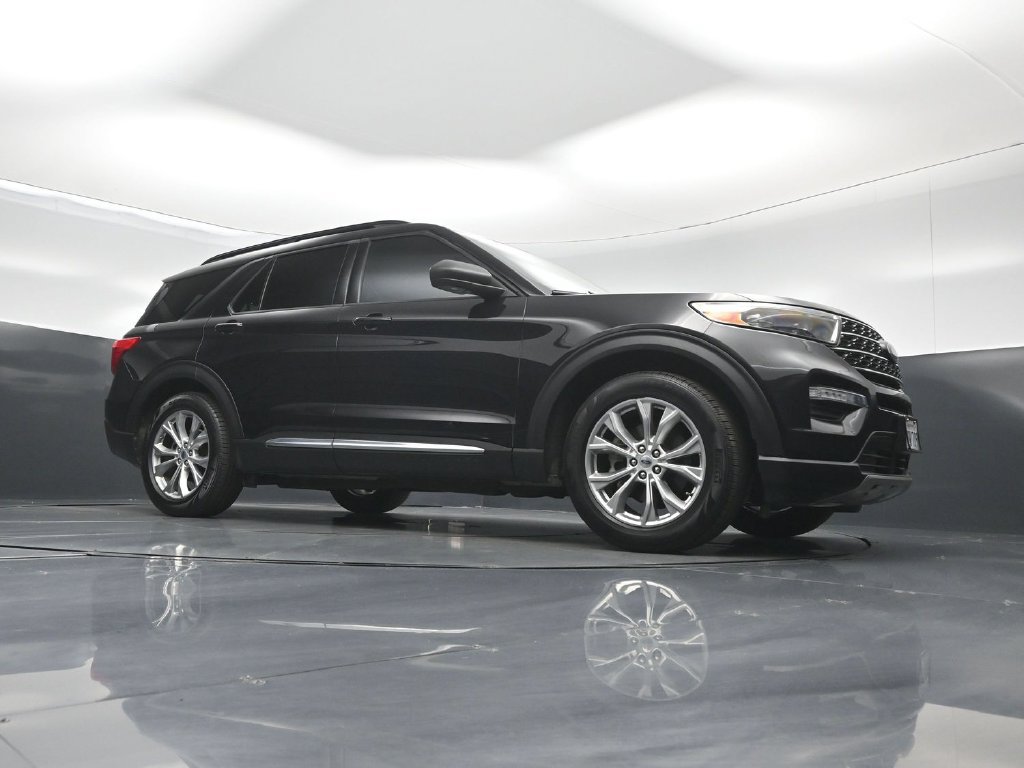 Used 2020 Ford Explorer XLT w/ Equipment Group 202A RWD image 3