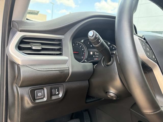 Used 2023 GMC Acadia SLT w/ Preferred Package FWD image 32