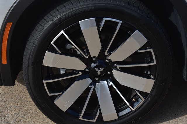 Used 2025 Mitsubishi Outlander SE FWD image 11