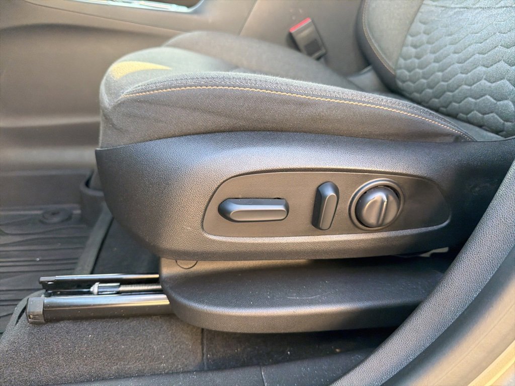 Used 2018 Chevrolet Equinox LT image 12